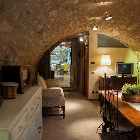 Charming Rustic House Semesterbostad *