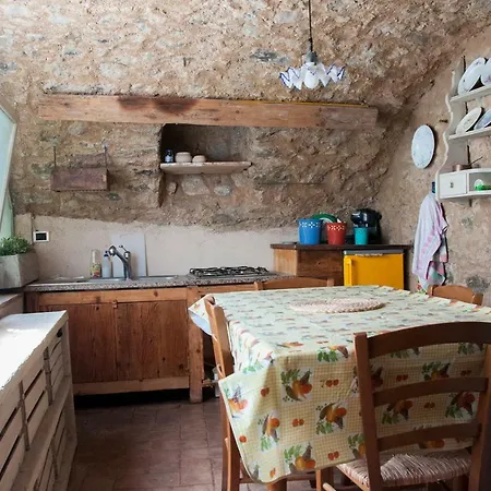 Charming Rustic House Hébergement de vacances Gardone Riviera