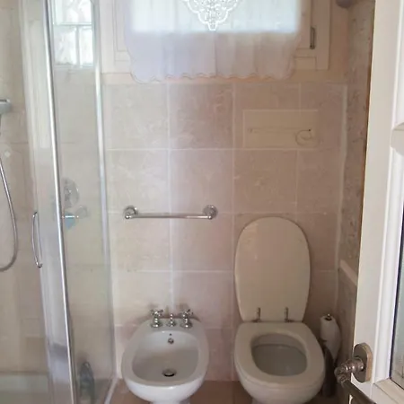 Сasa de vacaciones Charming Rustic House