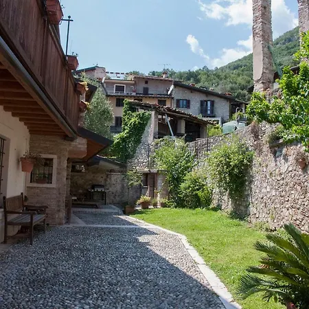 Charming Rustic House *