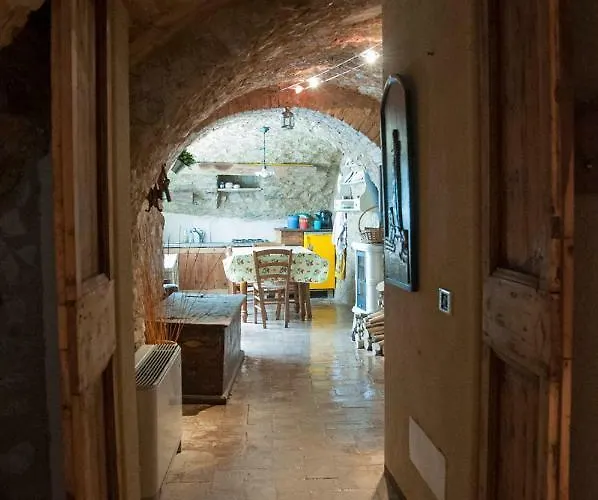 Charming Rustic House 가르도네리비에라