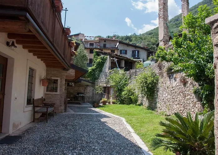 Charming Rustic House *